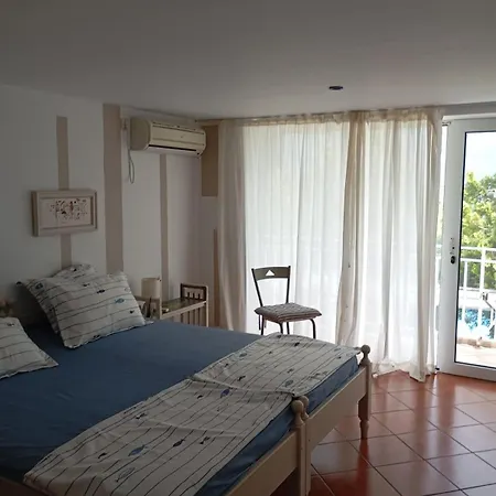 Magnet Villa