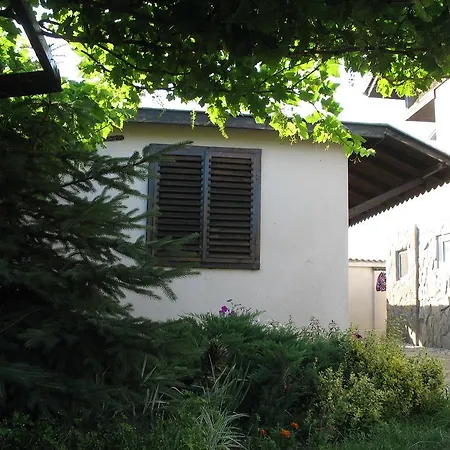 Villa Magnet