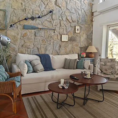 Magnet Villa