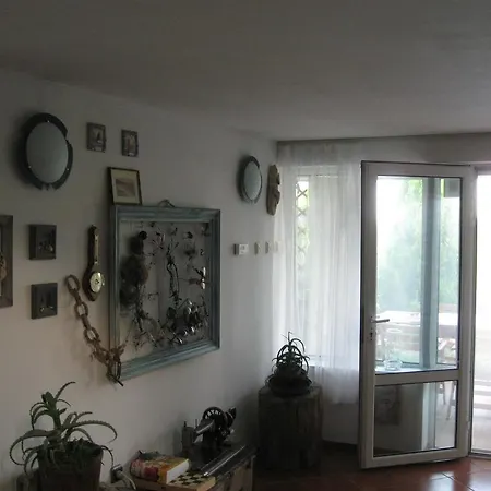 Magnet Villa *